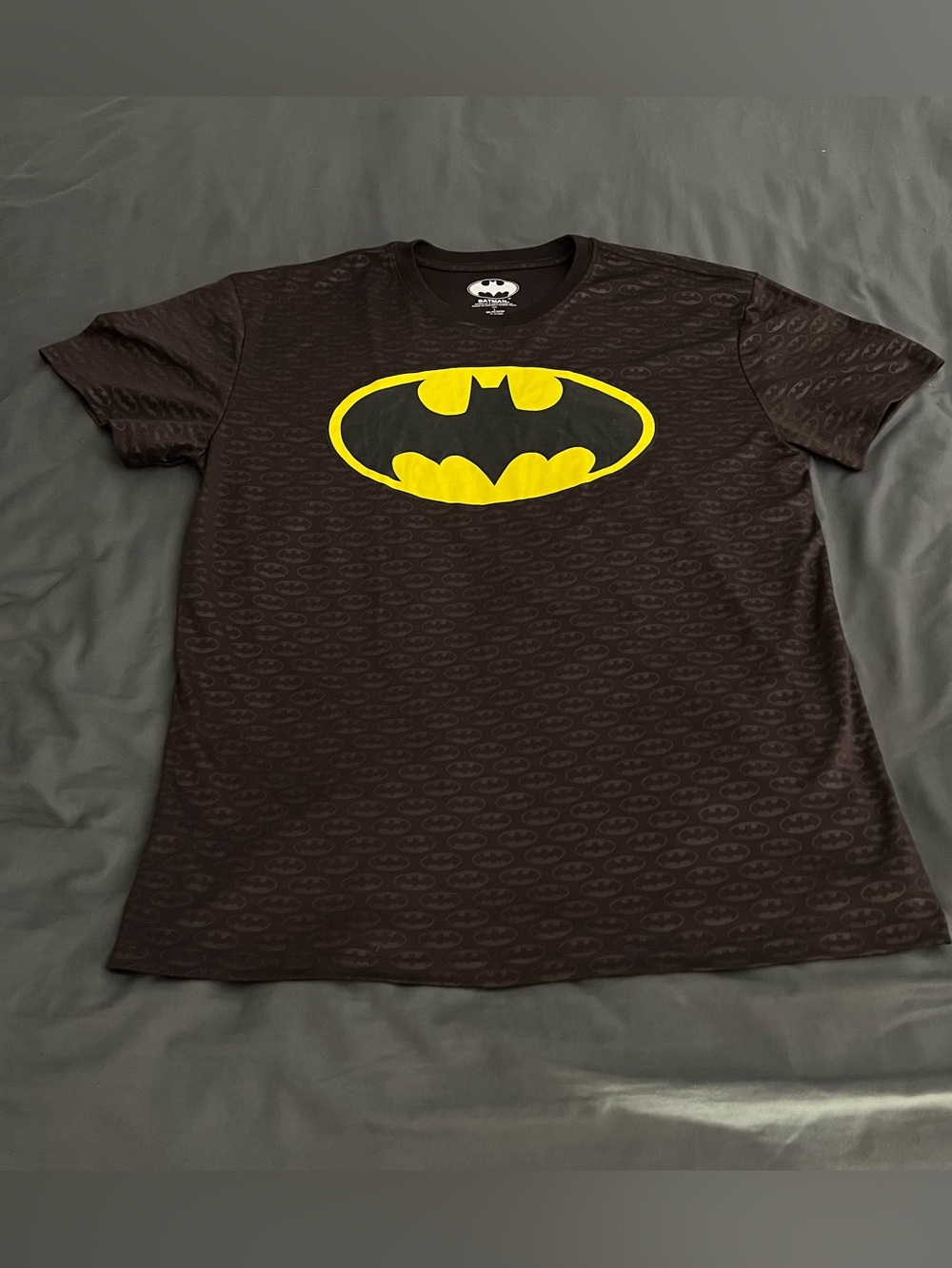 DC Black T‑Shirt with Yellow Batman Emblem